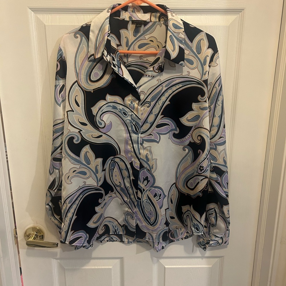 Ann Taylor Women’s blouse